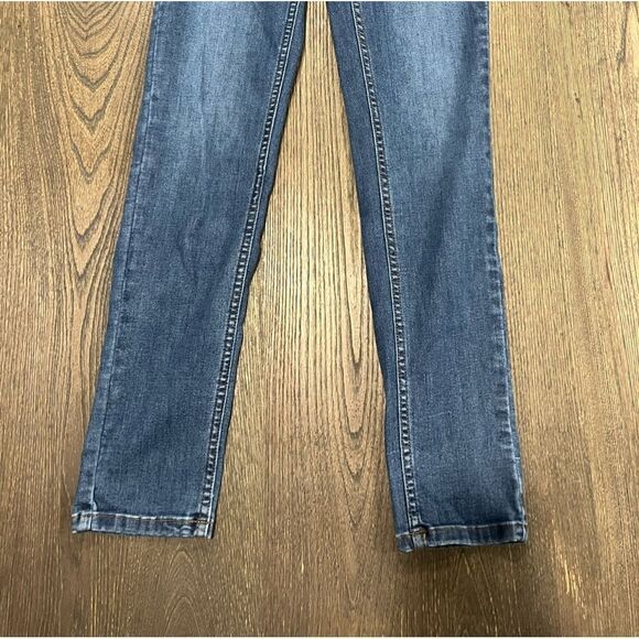 Matilda Jane Skinny Jeans Mid Rise Fading Whiskering Ankle Dark Wash Size 6 - Picture 9 of 10